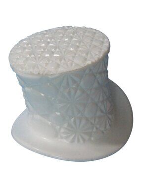 Vintage Fenton White Milk Glass Top Hat in Daisy & Button Pattern 3.25" x 4.5"